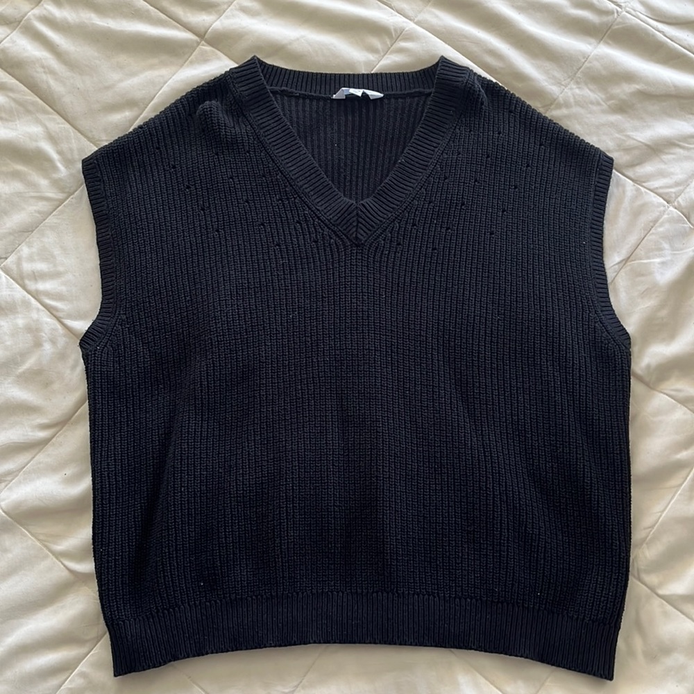 Women’s Sleeveless Black Sweater Size XL